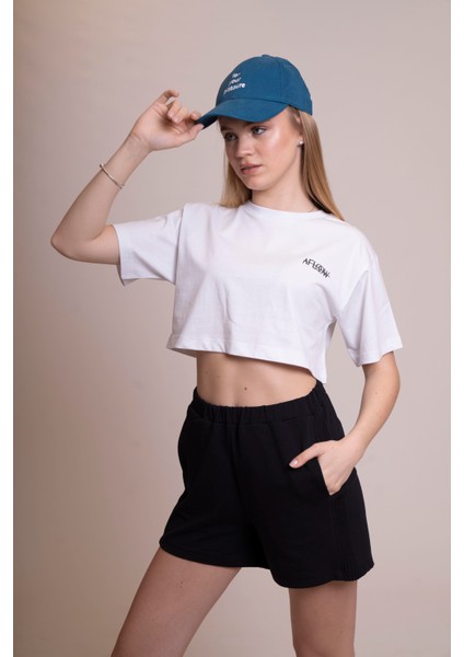 Delicate Kadın Beyaz Oversize Crop Tişört - %100 Pamuk Bisiklet Yaka, Ön ve Sırt Baskılı, Rahat Kesim, Şık ve Modern Tasarım fiyatları