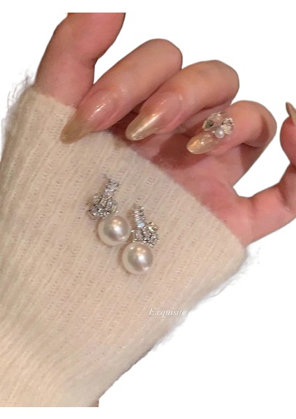 Şık ve Zarif Saplama Küpeler (Yurt Dışından)