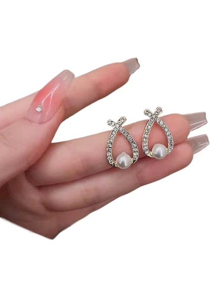 Şık ve Narin Saplama Küpeler (Yurt Dışından)