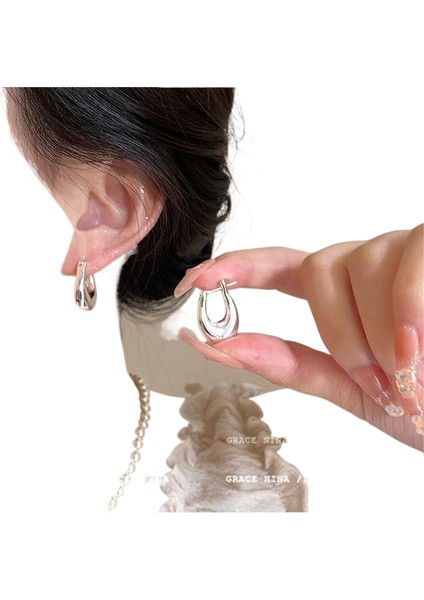 Şık ve Narin Saplama Küpeler (Yurt Dışından)