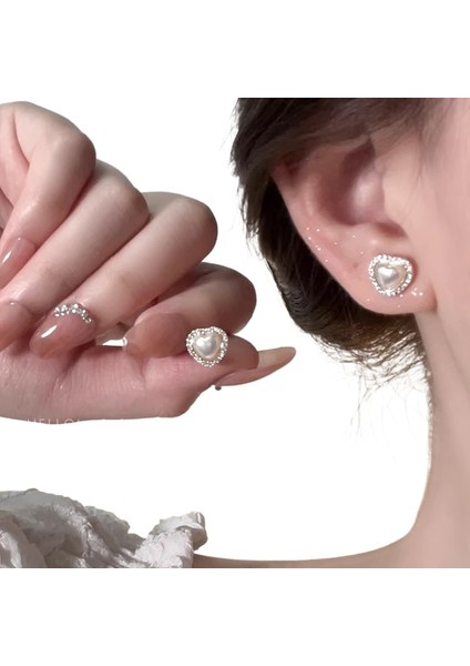 Şık ve Narin Saplama Küpeler (Yurt Dışından)