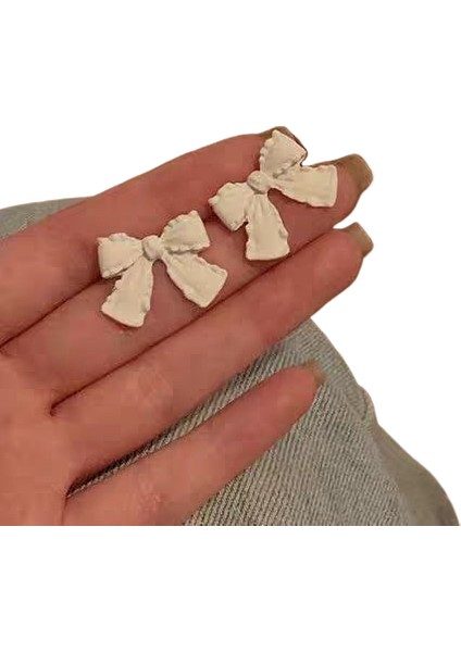 Şık ve Narin Saplama Küpeler (Yurt Dışından)