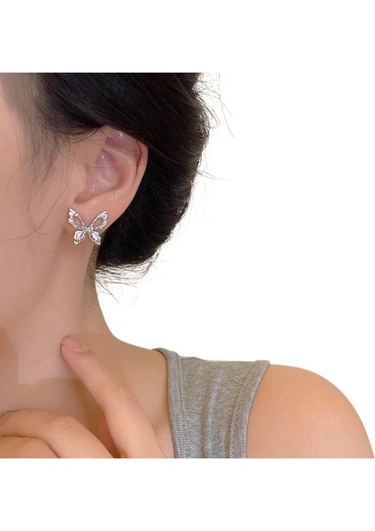 Şık ve Narin Saplama Küpeler (Yurt Dışından)