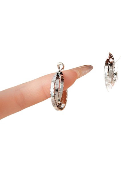 Şık ve Narin Saplama Küpeler (Yurt Dışından)