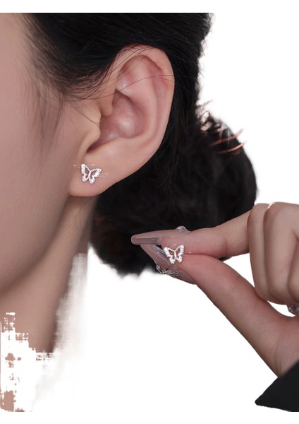 Şık ve Narin Saplama Küpeler (Yurt Dışından)