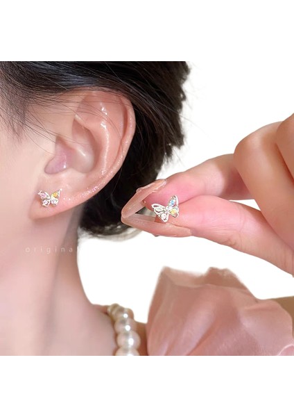 Şık ve Narin Saplama Küpeler (Yurt Dışından)