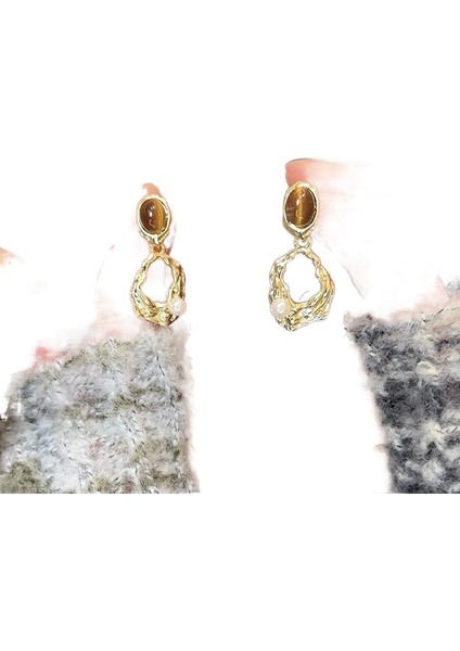 Şık ve Narin Saplama Küpeler (Yurt Dışından)