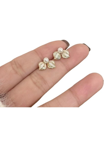 Şık ve Narin Saplama Küpeler (Yurt Dışından)