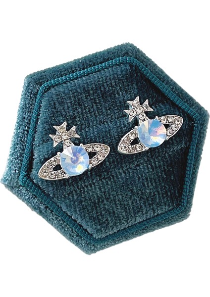 Şık ve Narin Saplama Küpeler (Yurt Dışından)