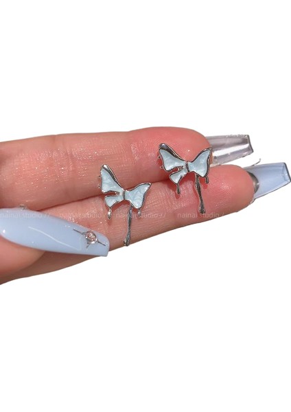 Şık ve Narin Saplama Küpeler (Yurt Dışından)