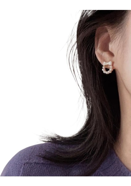 Şık ve Narin Saplama Küpeler (Yurt Dışından)