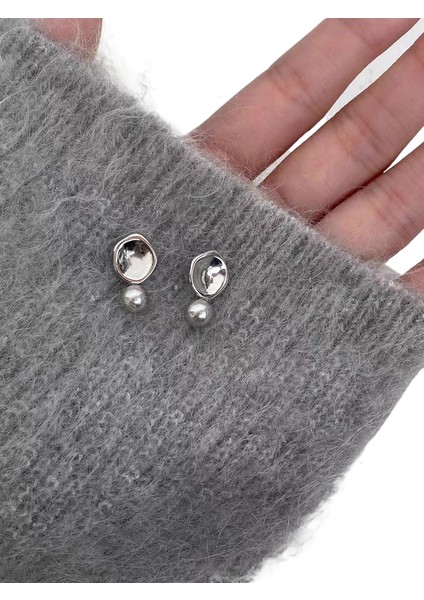 Şık ve Narin Saplama Küpeler (Yurt Dışından)