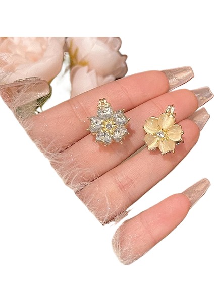 Şık ve Narin Saplama Küpeler (Yurt Dışından)