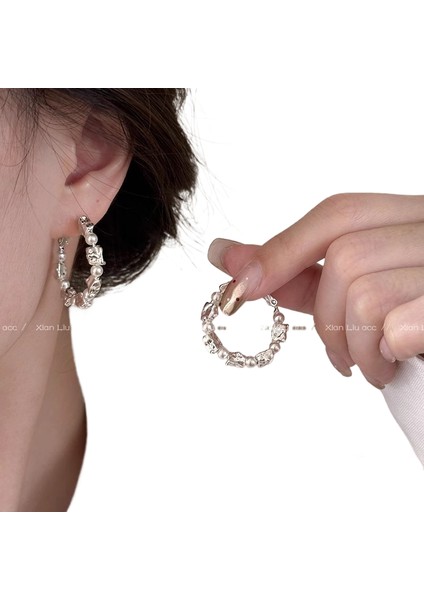 Şık ve Narin Saplama Küpeler (Yurt Dışından)