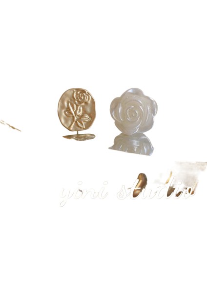 Şık ve Narin Saplama Küpeler (Yurt Dışından)