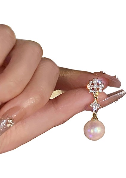 Şık ve Narin Saplama Küpeler (Yurt Dışından)