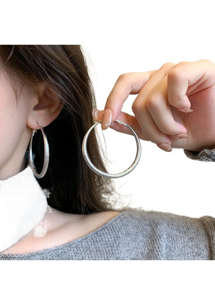 Şık ve Narin Saplama Küpeler (Yurt Dışından)