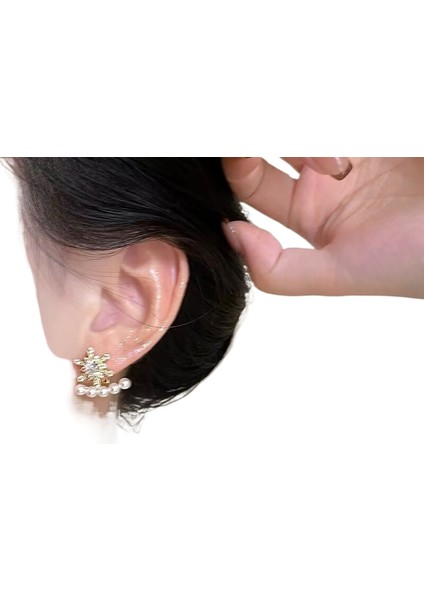 Şık ve Narin Saplama Küpeler (Yurt Dışından)