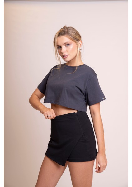 Delicate Kadın Gri Oversize Kısa Kollu Crop Tişört – %100 Pamuk Sırtı Baskılı Disco Top Tasarımı, Günlük Rahat Stil, Sokak Modası fiyatları