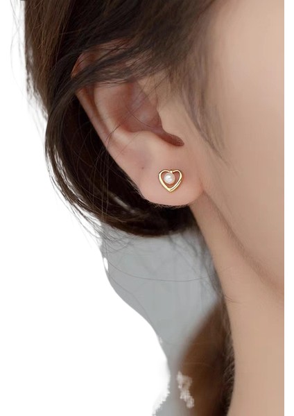 Şık ve Narin Saplama Küpeler (Yurt Dışından)