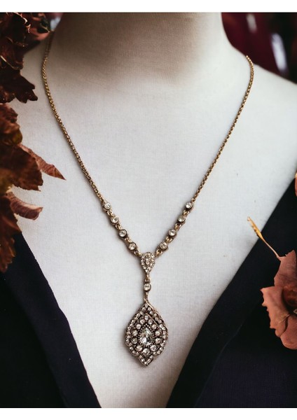 Badem Elmas Montür Taşlı Kolye