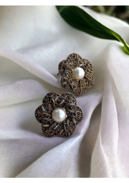 Kristal Taşlı Çiçek Figür Küpe modelleri