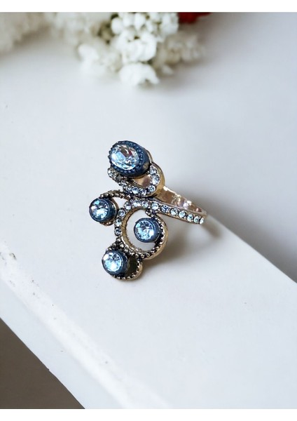 Oval Kesim Zirkon Taşlı Yüzük