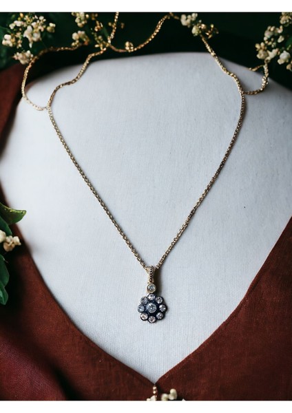 Zirkon Taşlı Papatya Kolye modelleri