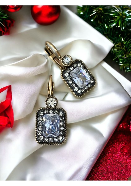 Zirkon Taşlı Baget Küpe