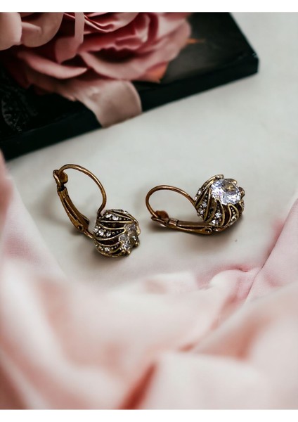 Zirkon Taşlı Sarmal Küpe