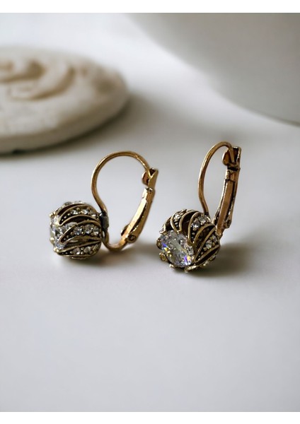 Zirkon Taşlı Sarmal Küpe modelleri