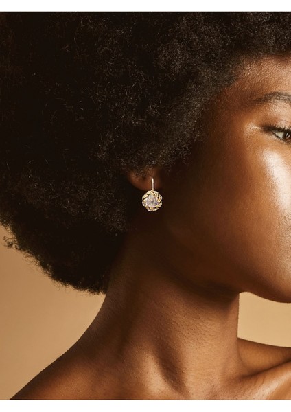 Zirkon Taşlı Sarmal Küpe indirimleri