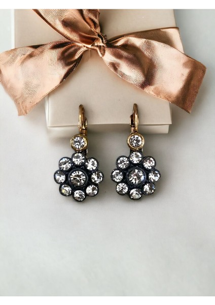 Zirkon Taşlı Papatya Desen Küpe