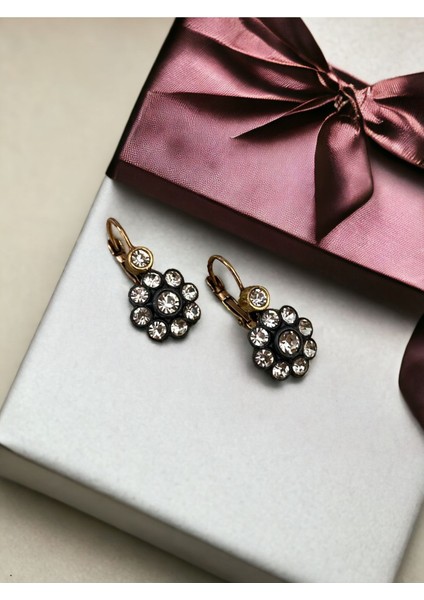 Zirkon Taşlı Papatya Desen Küpe fiyatları