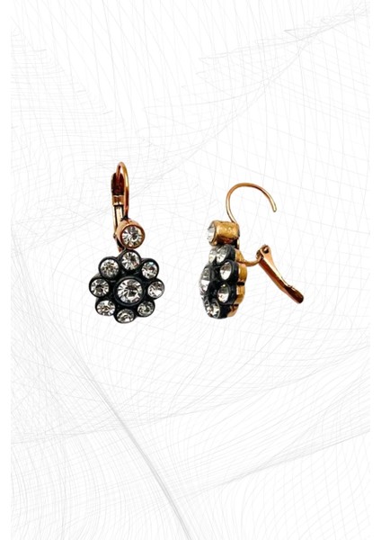 Zirkon Taşlı Papatya Desen Küpe fırsatları