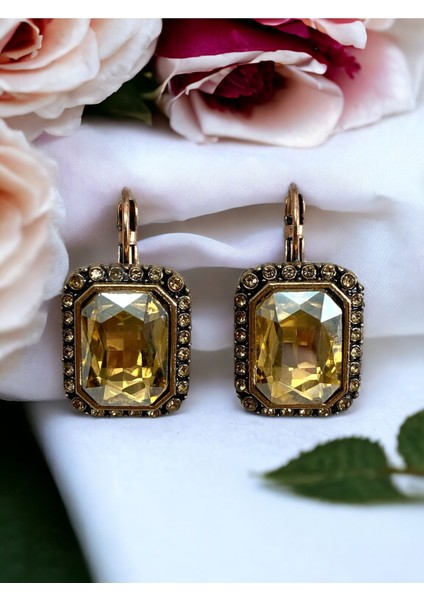 Kristal Taş İşlemeli Baget Küpe fiyatları