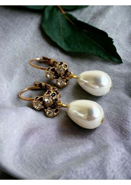 Krisal Taşlı Inci Sallantılı Küpe fırsatları