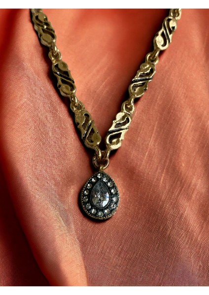 Zirkon Taşlı Su Damlası Kolye fırsatları