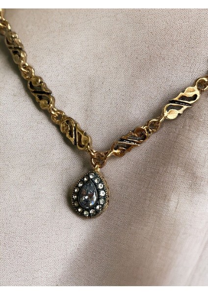 Zirkon Taşlı Su Damlası Kolye indirimleri