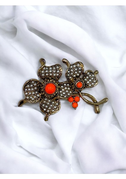 Kristal Taşlı Çiçek Figürlü Broş fiyatları