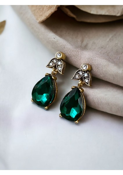 Zümrüt Yeşil Su Damlası Pimli Küpe