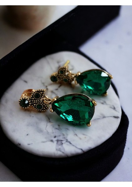 Zümrüt Yeşil Su Damlası Pimli Küpe fırsatları