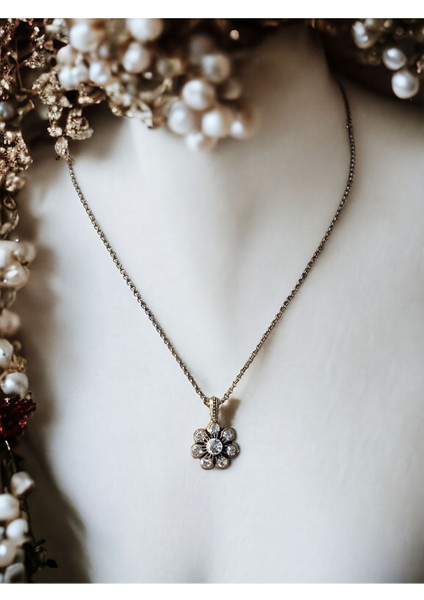 Papatya Model Zirkon Taşlı Kolye indirimleri