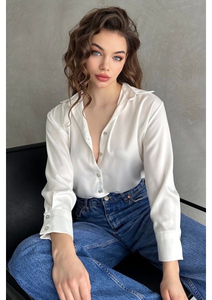 Kadın Beyaz Dökümlü Saten Gömlek fiyatları