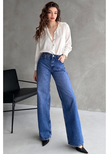 Kadın Beyaz Dökümlü Saten Gömlek modelleri