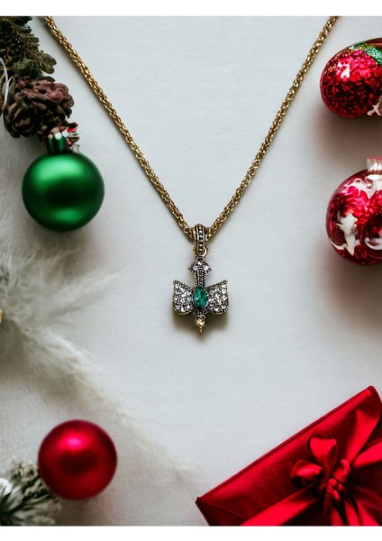 Zümrüt Yeşil Kristal Taşlı Kırlangıç Figürü Kolye fiyatları