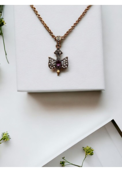 Zümrüt Yeşil Kristal Taşlı Kırlangıç Figürü Kolye modelleri