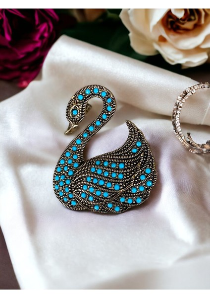 İnci Kuğu Motif Broş