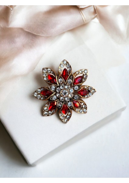 Mor Taşlı Çiçek Motifli Broş