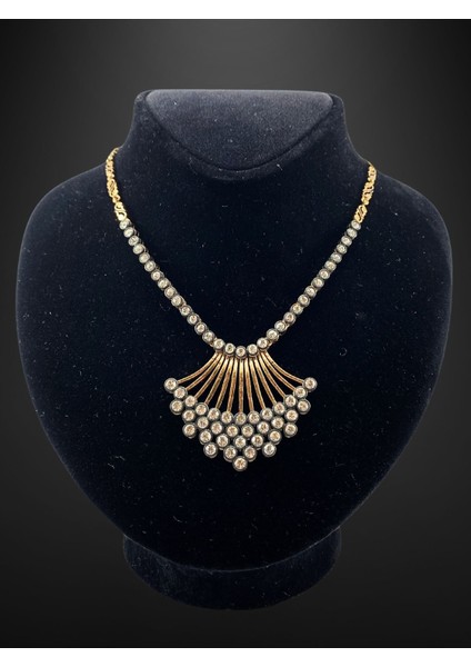 Elmas Kaburga Tasma Kolye fırsatları